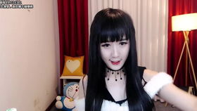 女装大佬在玉米地的秘密